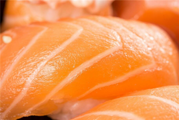 三文魚(yú)有寄生蟲(chóng)嗎，生食三文魚(yú)都會(huì)經(jīng)過(guò)滅蟲(chóng)處理