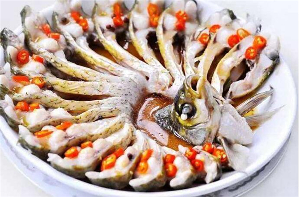 孔雀開屏鱸魚的做法，簡單也能做出藝術品菜肴