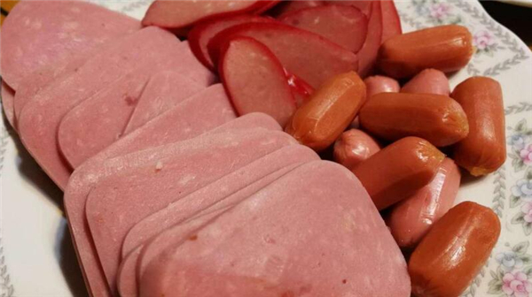 火腿腸和午餐肉的區(qū)別在哪里