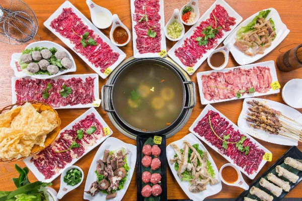 牛肉火鍋配菜有哪些，牛肉火鍋底料配方有哪些