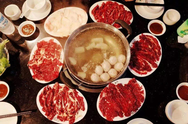 牛肉火鍋配菜有哪些，牛肉火鍋底料配方有哪些